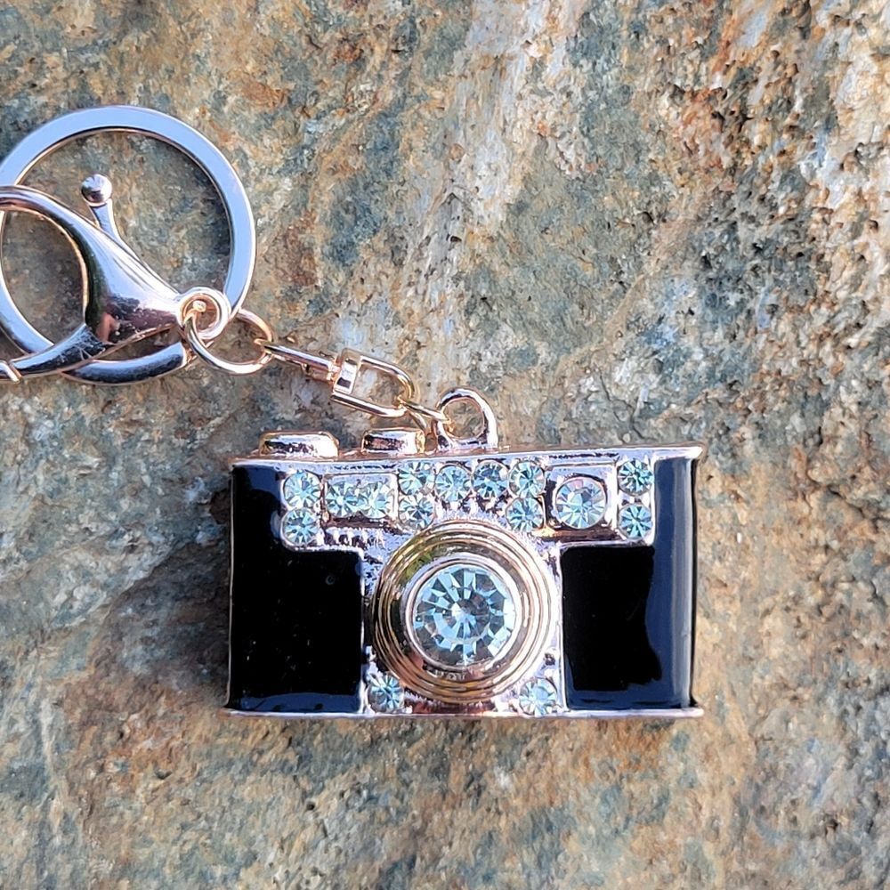 Crystal Camera Keychain - Picture 6 of 6